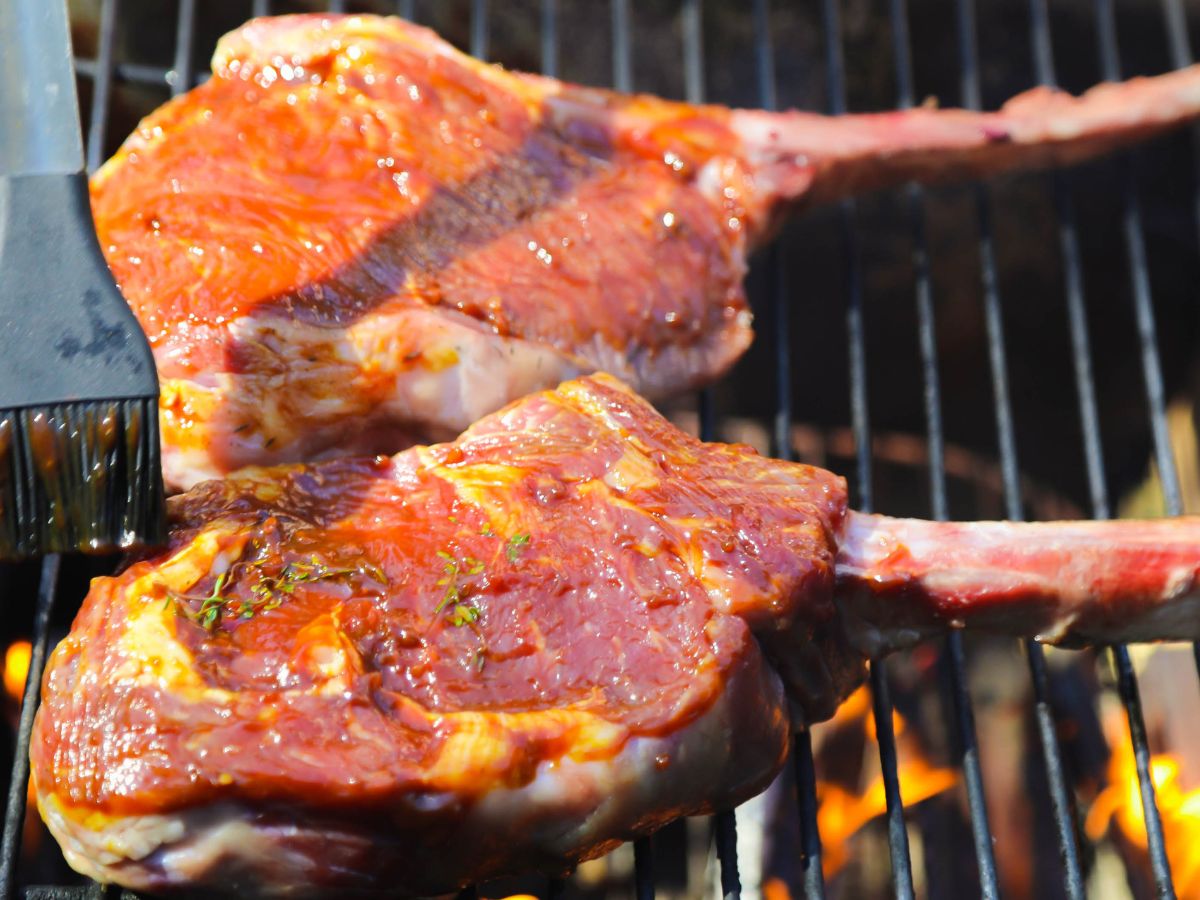 Sườn bò Tomahawk Angus